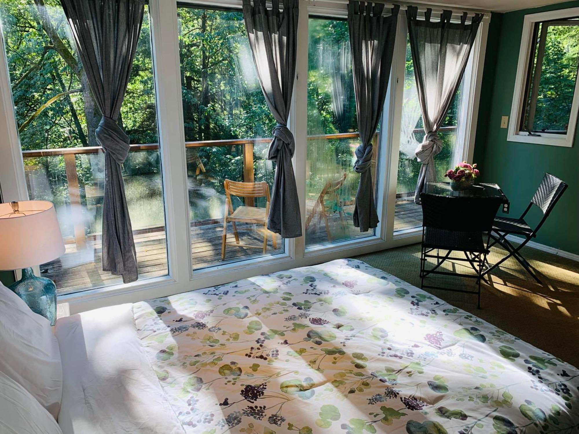 Creekside Private Suite Северный Ванкувер Экстерьер фото